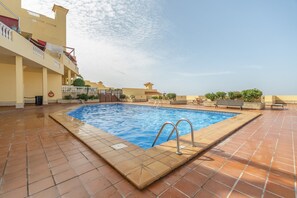 Pool - Vacation Apartment 'Apto Balcones Del Atlantico' with Sea View, Shared Pool and Wi-Fi (Playa de las Américas)