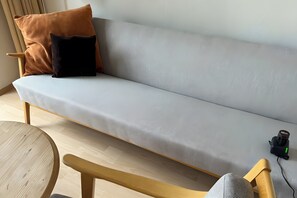 Télévision, table de tennis de table