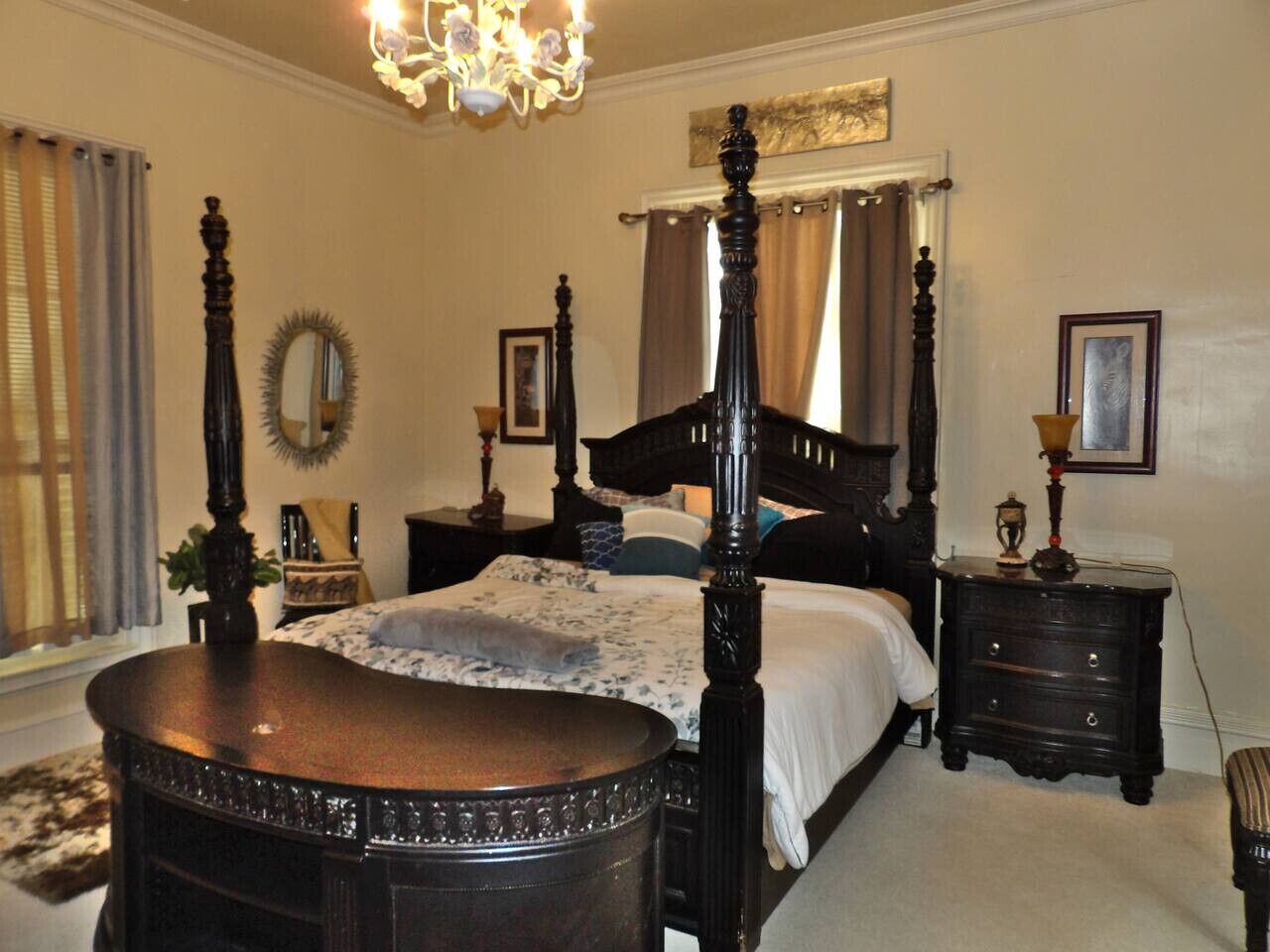 Bureau, Wi-Fi, draps fournis