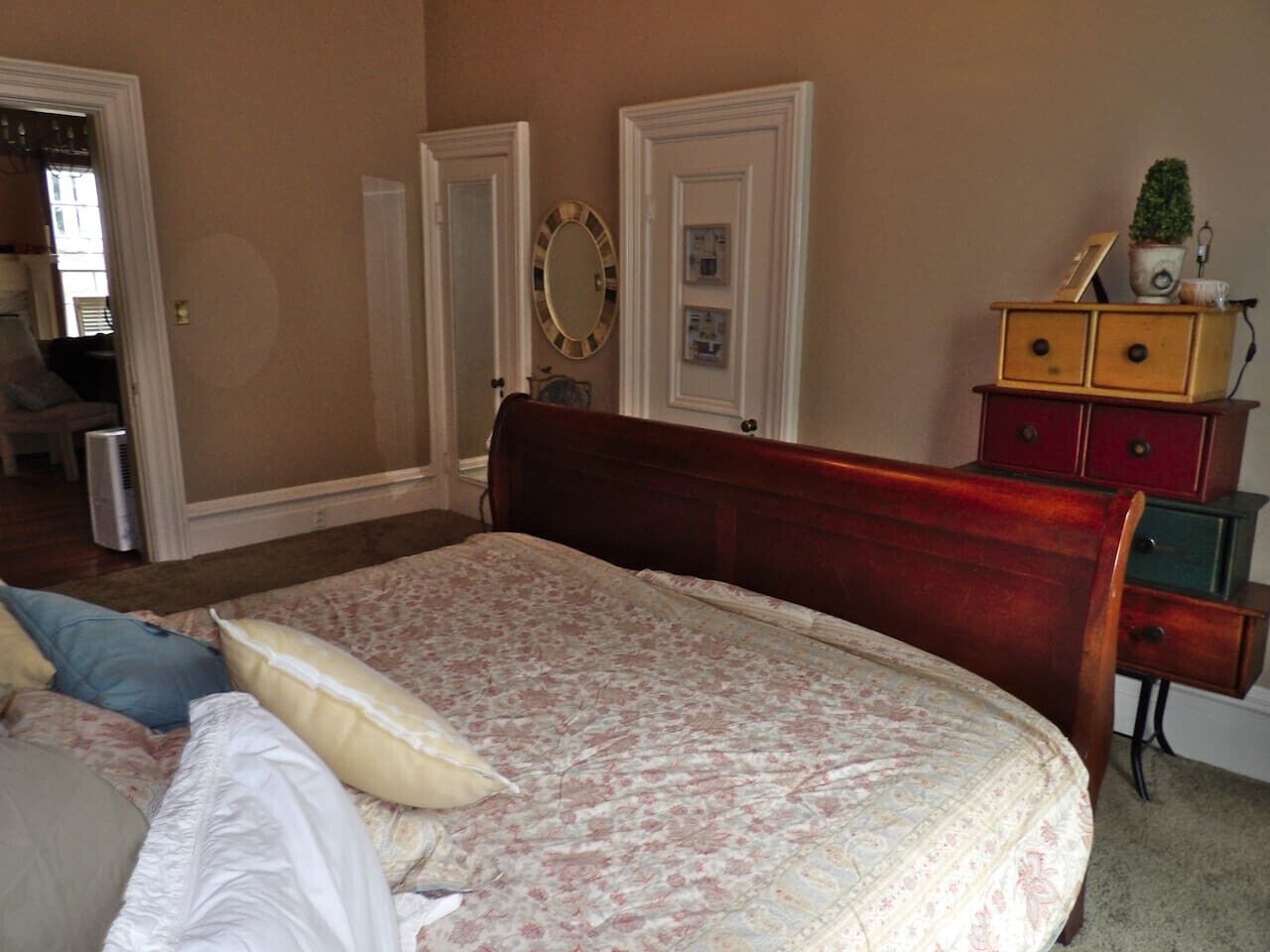 3 slaapkamers, een bureau, wifi, beddengoed