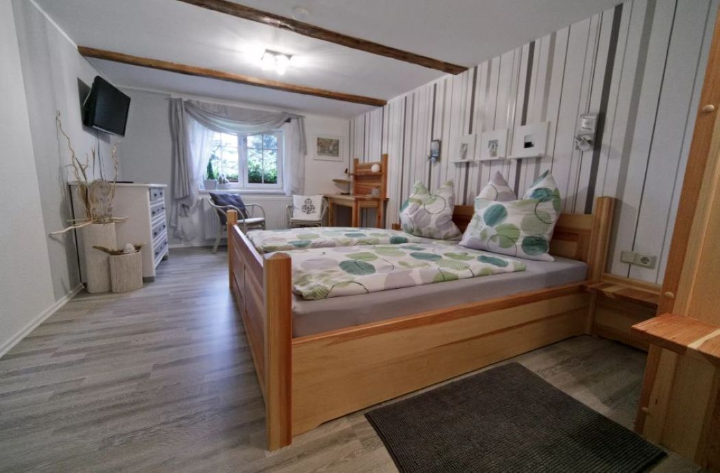 Bügeleisen/Bügelbrett, Internetzugang, Bettwäsche