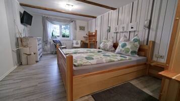 Bügeleisen/Bügelbrett, Internetzugang, Bettwäsche