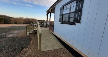 Peaceful Tiny House on 32 acres