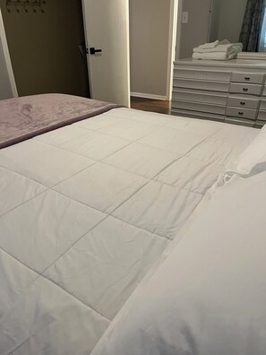 3 bedrooms, desk, iron/ironing board, free WiFi - Comfortable Home 3 Bedrooms Near the Rose District Fire Pit + Blackstone Grill (Broken Arrow)