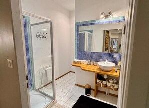 Apartment, 3 Bedrooms | Bathroom - La Grange du moulin de Tauran (Lauzerte)