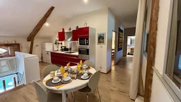 Appartement, 3 chambres | Restauration