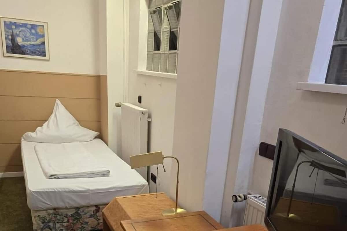 Quarto solteiro luxo | Wi-Fi de cortesia