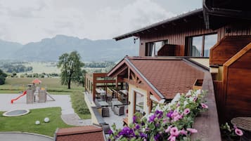 Phòng đôi Deluxe, ban công, quang cảnh hồ | Hiên