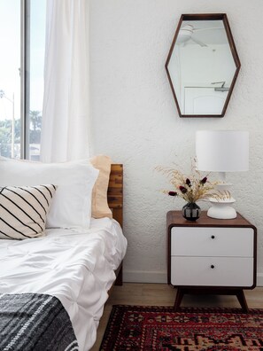 WiFi, bed sheets - Studio in LA, close to Downtown (Los Angeles)