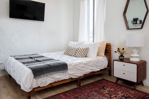 Studio in LA, close to Downtown