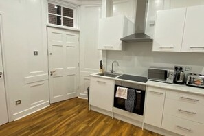 Private kitchen - Modern Central Private Flat No1 – Luxury & Comfort at Trafalgar Square (London)