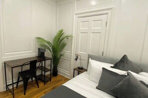 1 slaapkamer, een strijkplank/strijkijzer, wifi, beddengoed