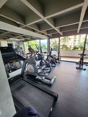 Fitness facility - Beautiful furnished apartment in gated community (Medellín)