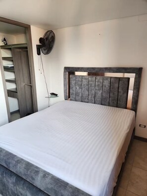 3 bedrooms, WiFi, wheelchair access - Beautiful furnished apartment in gated community (Medellín)