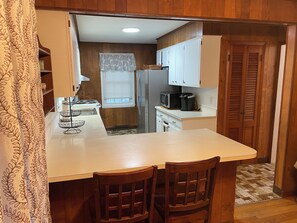 Mikroaaltouuni, uuni, liesi, astianpesukone