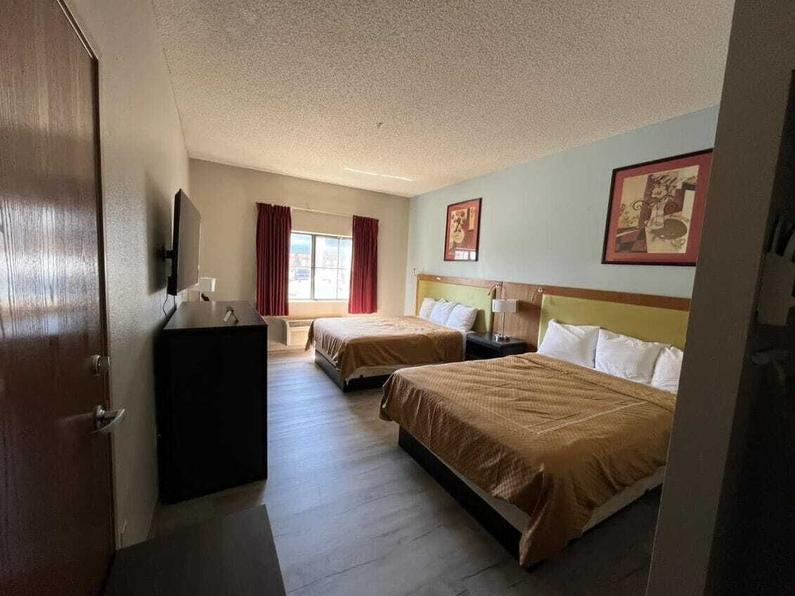 مكتب ومساحة عمل للكمبيوتر المحمول وواي فاي مجانًا