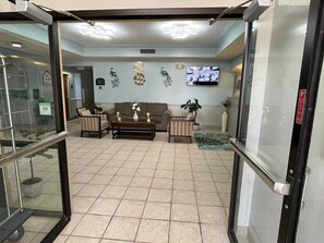 المنشأة من الداخل