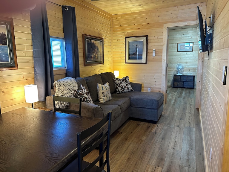 Perfect 3-bedroom Cabin With Ac In Pleasant Moravia - Iowa