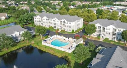 Cape Escape! Renovated 2 bedroom/2 bathroom condo!