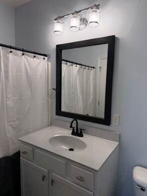 Hair dryer, towels, soap - Cape Escape! Renovated 2 bedroom/2 bathroom condo! (Lewes)