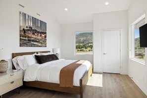 House, Mountain View | In-room safe, iron/ironing board, free WiFi - Ameyalli Residences  (Midway)