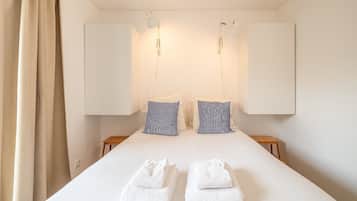 2 habitaciones, tabla de planchar con plancha y acceso a internet