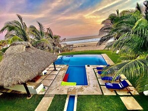 Kolam renang terbuka 