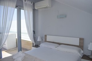 1 bedroom - 03 At1102 in Denia With 1 Bedrooms and 2 Bathrooms (Denia)