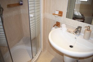 House - 01 At2201 in Denia With 2 Bedrooms and 2 Bathrooms (Denia)