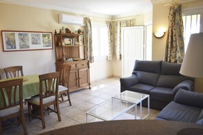 Villa | 3 bedrooms - Ch103 in Oliva With 3 Bedrooms and 2 Bathrooms (Oliva)