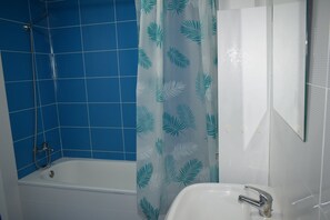 House - Pb2214 in El Vergel With 2 Bedrooms and 1 Bathrooms (Vergel)
