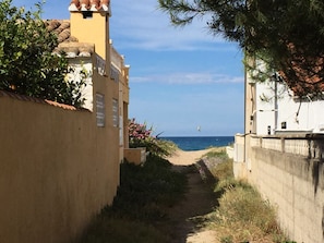 4 bedrooms - Ad4101 in Denia With 4 Bedrooms and 1 Bathrooms (Denia)