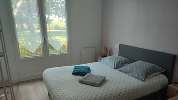 BĂŒgeleisen/BĂŒgelbrett, Internetzugang, BettwĂ€sche