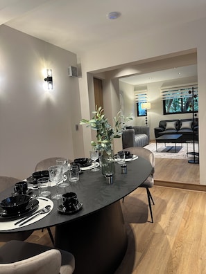 Elegante · Estilo New England · Departamento Superior · 2 Habitaciones | Opções para refeição