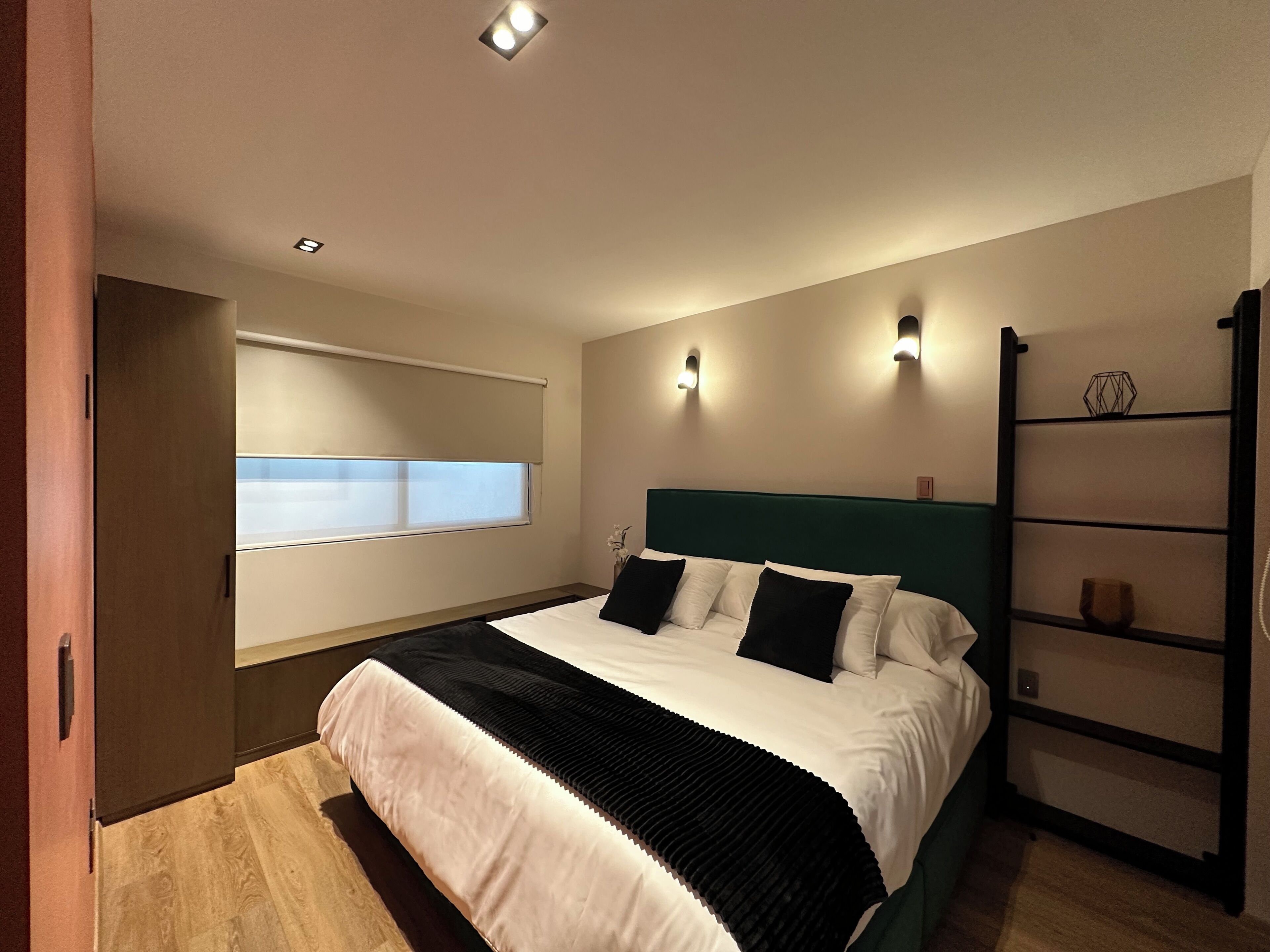 Individually decorated, individually furnished, laptop workspace