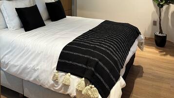 Moderno y Elegante · Departamento Superior · 2 Habitaciones | Individually decorated, individually furnished, laptop workspace