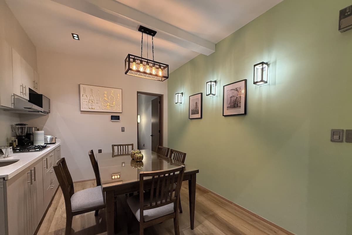 Grand Apartment, 2 Bedrooms, Kitchen | Dining room