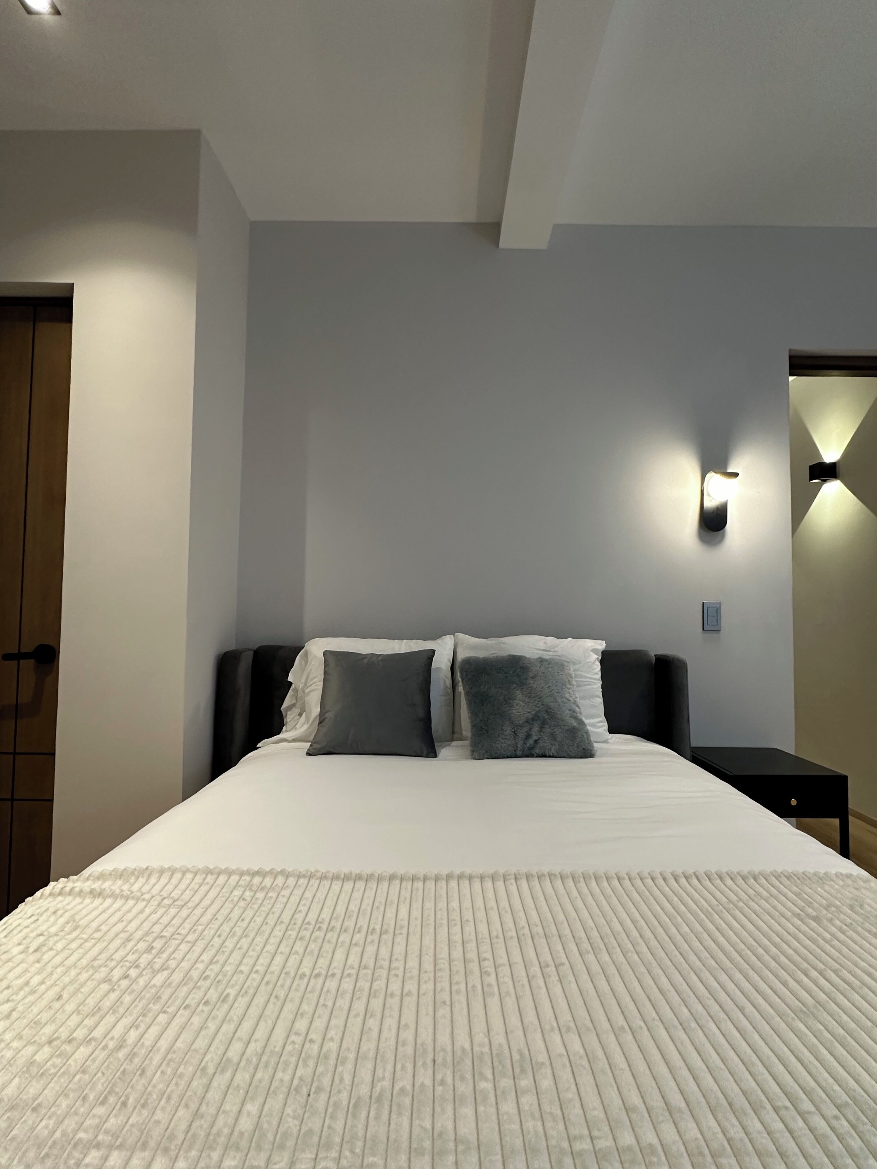 Leilighet – comfort, 2 soverom, byutsikt | Individuelt dekorert, individuelt innredet og strykejern/-brett