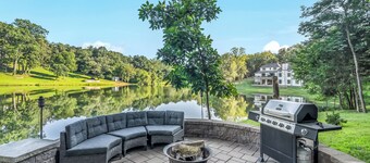 Serene & Cozy Cabin + LAKE! Near Purina Farms, Hidden Valley & Six Flags