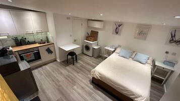 1 bedroom, iron/ironing board, WiFi, bed sheets