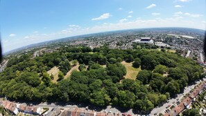 Aerial view - Cosy, self-contained guest house (London)