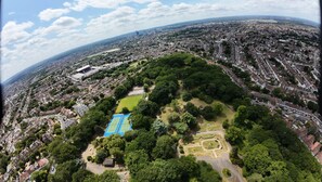 Aerial view - Cosy, self-contained guest house (London)