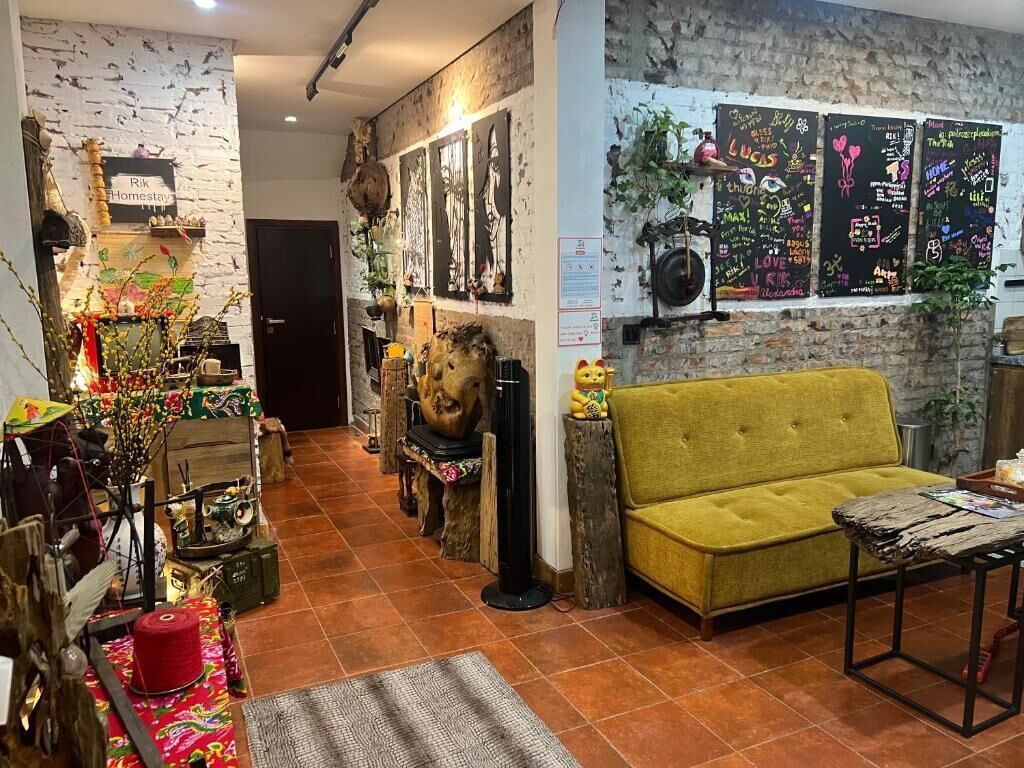 Eenvoudige studio, uitzicht op de stad | Interieur