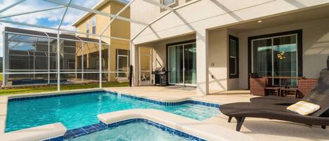 Lämmitetty uima-allas