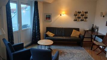 Een smart-tv, videogames en een stereo