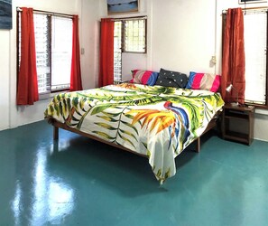 1 bedroom, WiFi, bed sheets - Ojochal, Costa Rica
artist owned property, extensive gardens and pool (Ojochal)