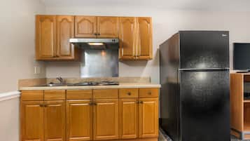 Kamar, 2 Tempat Tidur Queen | Dapur kecil pribadi | Lemari es dan microwave