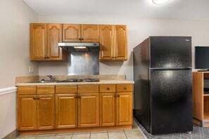 Room, 2 Queen Beds | Private kitchenette | Fridge, microwave - Southern Lodge 601 (Orangeburg)