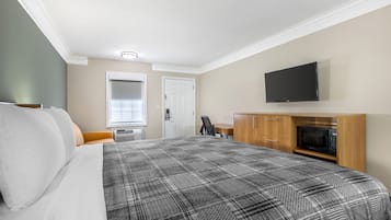 Suite, 1 King Bed with Sofa bed | Desk, laptop workspace, free WiFi, bed sheets
