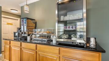 Free daily continental breakfast